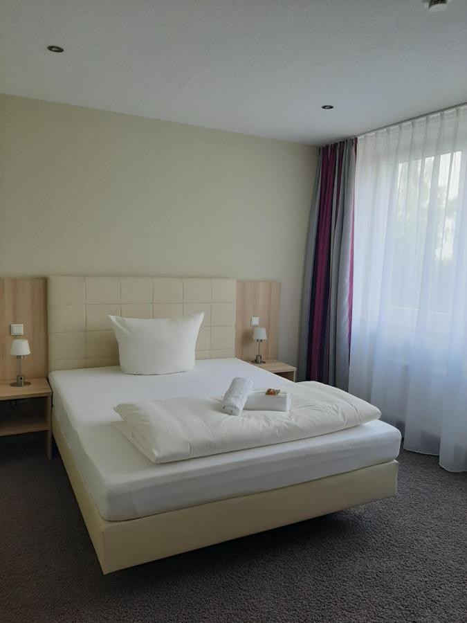 אלסדורף Hotel Siebenschlaefer Am Wasserturm מראה חיצוני תמונה