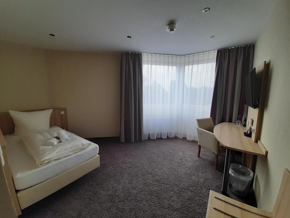 אלסדורף Hotel Siebenschlaefer Am Wasserturm מראה חיצוני תמונה