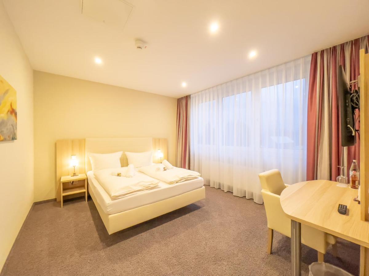 אלסדורף Hotel Siebenschlaefer Am Wasserturm מראה חיצוני תמונה